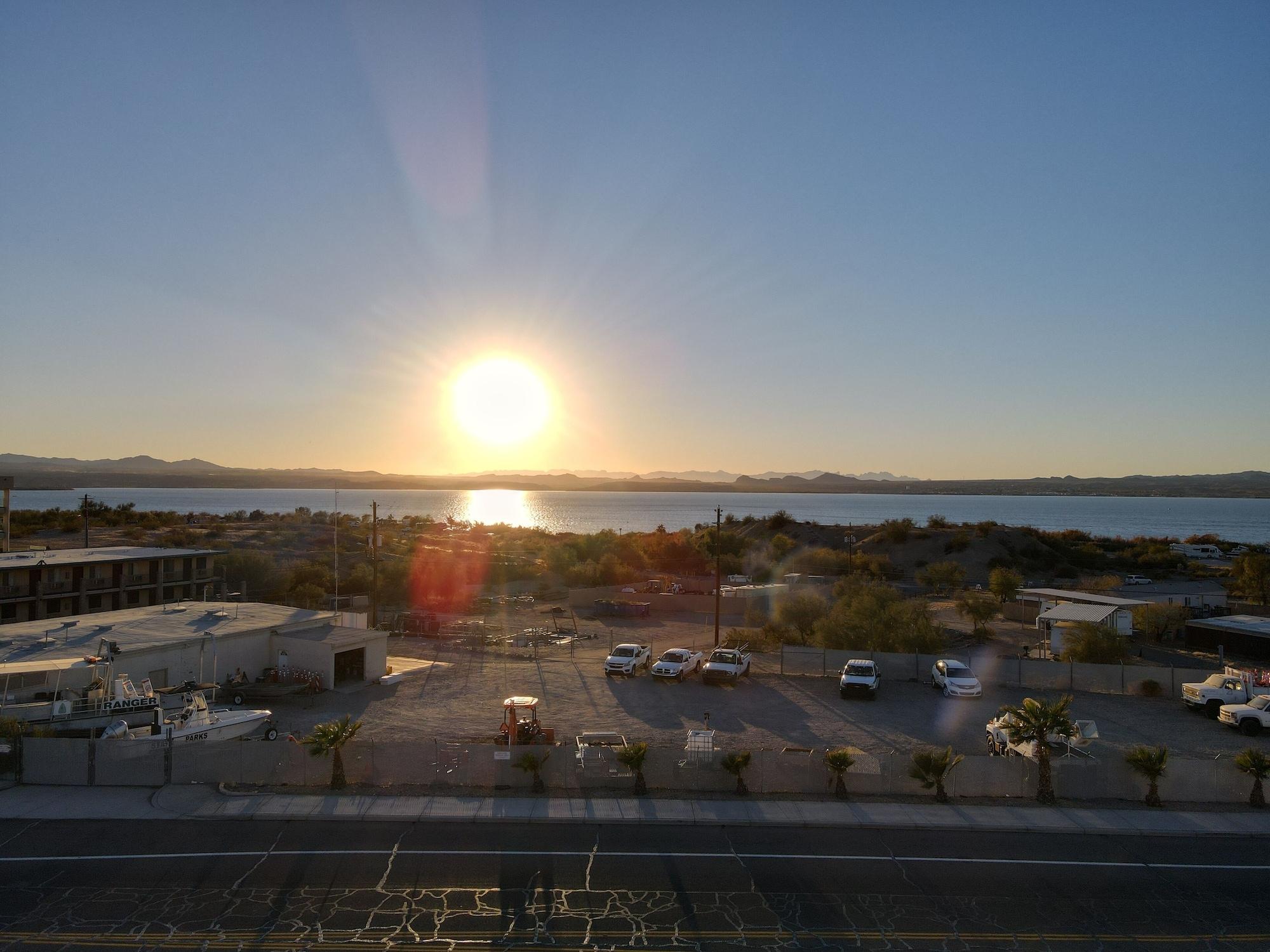 Travelodge By Wyndham Lake Havasu Лейк-Хавасу-Сити Экстерьер фото