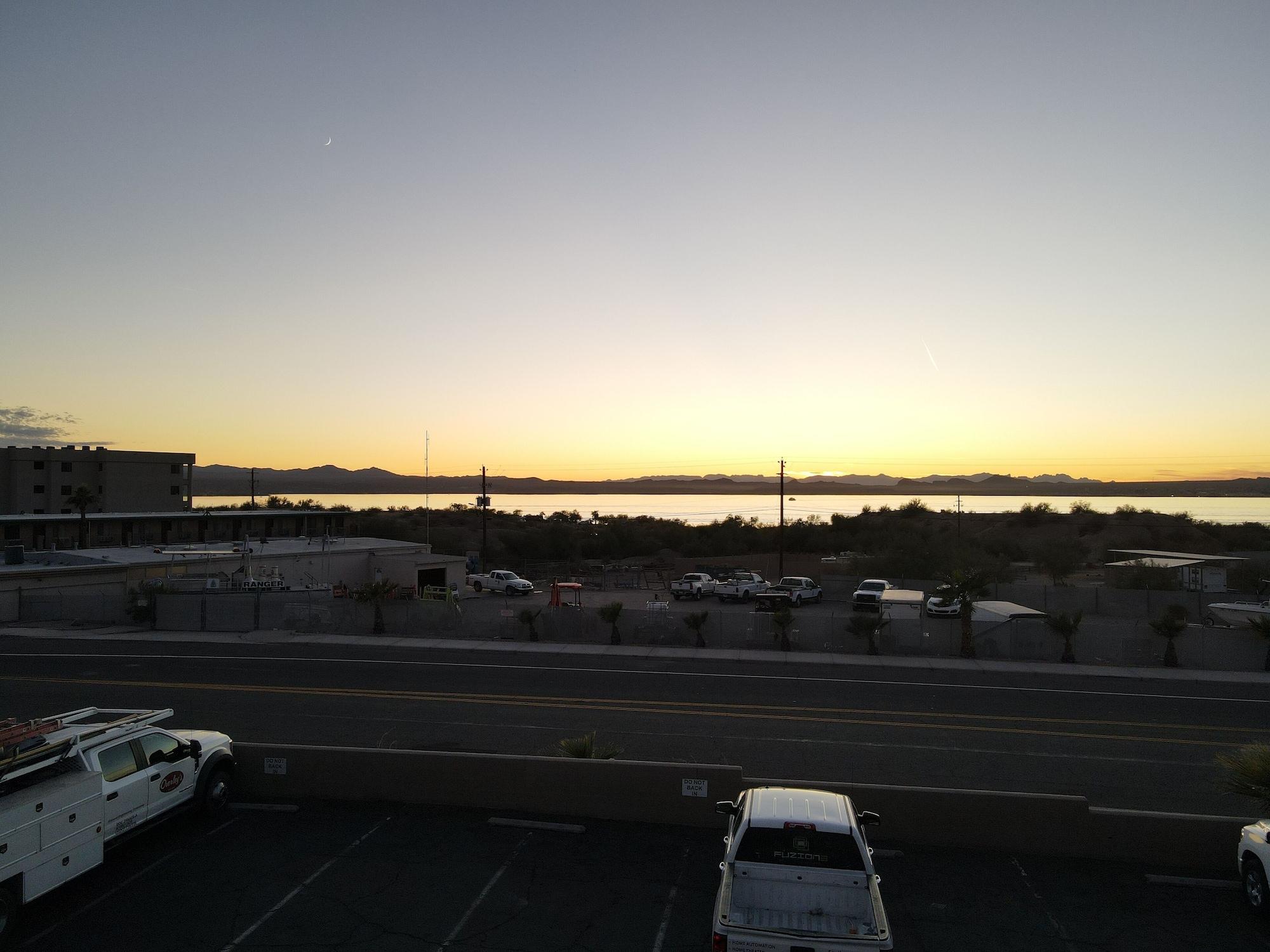 Travelodge By Wyndham Lake Havasu Лейк-Хавасу-Сити Экстерьер фото